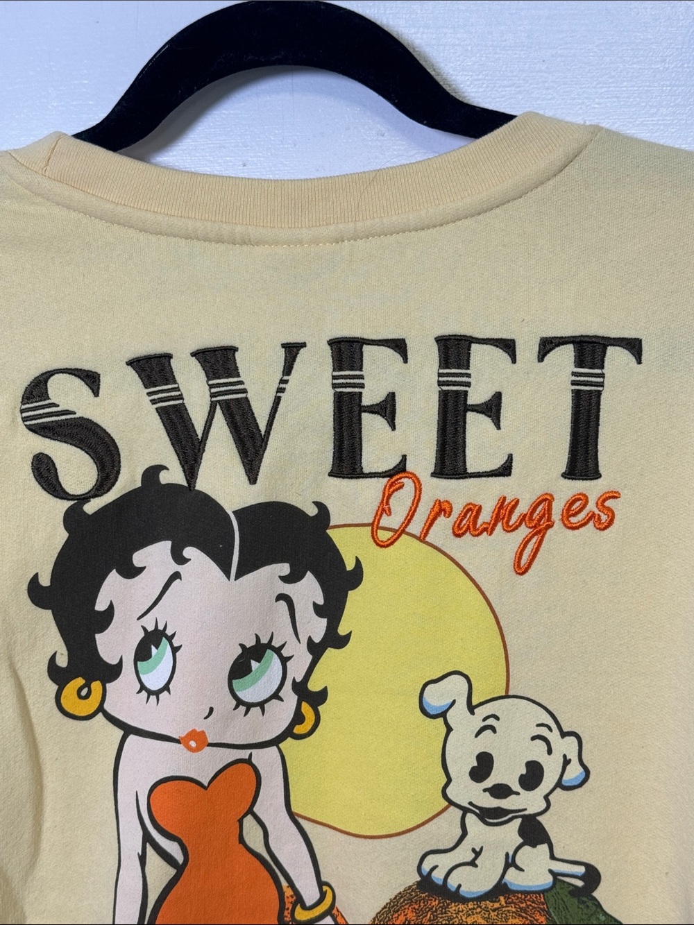 Betty Boop Sweet Oranges Graphic Sweatshirt Embroidered & Screen Print Small - Picture 7 of 8